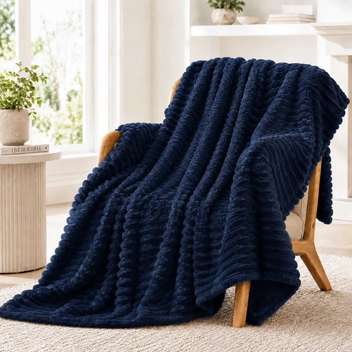 Luxurious Super Soft Faux Rabbit Fur Blanket - Warm & Cozy Throw for Couch, Bed & Travel - Versatile All-Season Gift