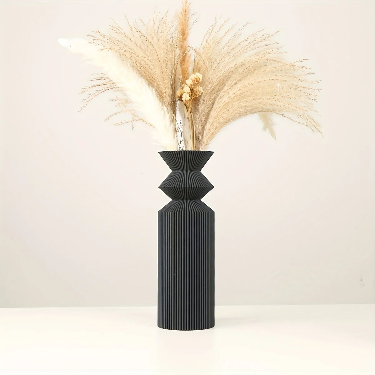 1 Nordic Black Plastic Vase for Home Decoration - Simple and Elegant Design for Living Room and Dining Room Decoration