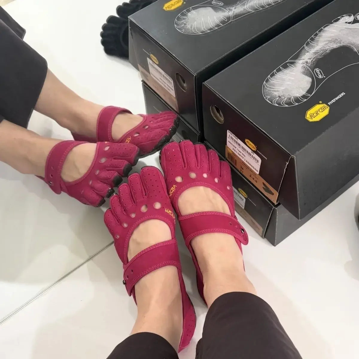 Five Finger Barefoot Sneakers Hollow Out Breathable Adjustable Strap Anti-slip Footwear For Fitness Outdoor